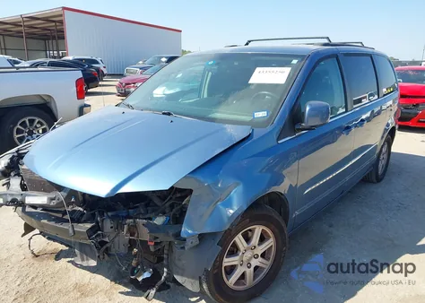 2012 Chrysler Town & Country Touring z USA, uszkodzony, nr VIN 2C4RC1BG9CR135325